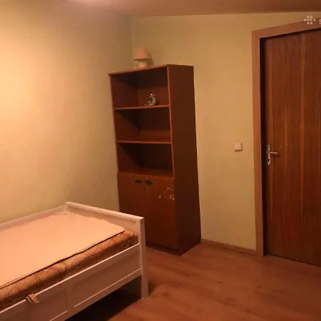 Dviaukstis Sveciu Namelis *